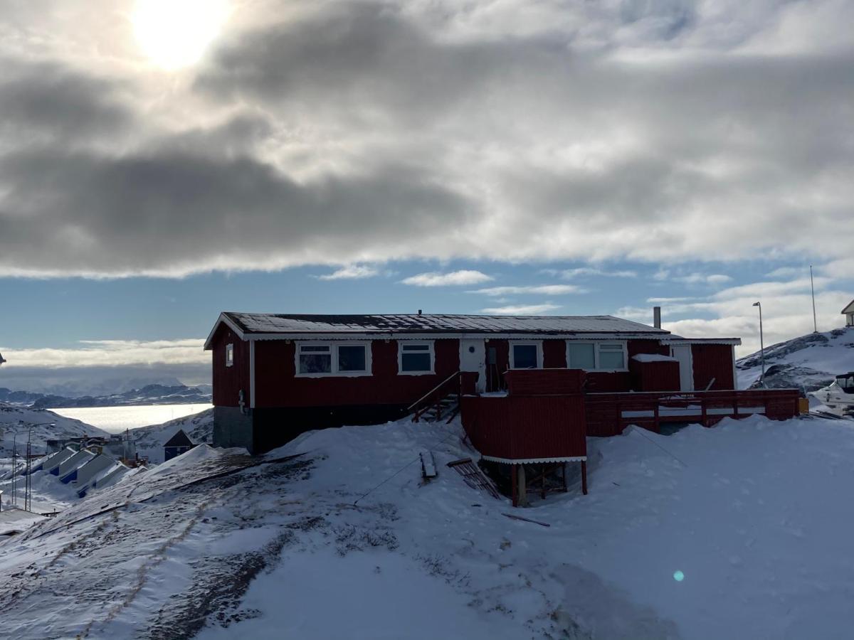 Isi4U Apartments, Snowmobile And Dogsled Sisimiut Ngoại thất bức ảnh